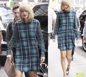 Checkerboard is key word for Taylor Style. Just need a comfortable shirtdress in blue tone of checkerboard and a pair of brown Oxford shoes are enough to be impressive in the street.