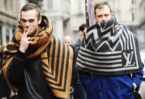 This large scarf is only nice when you are tall men or fashion players