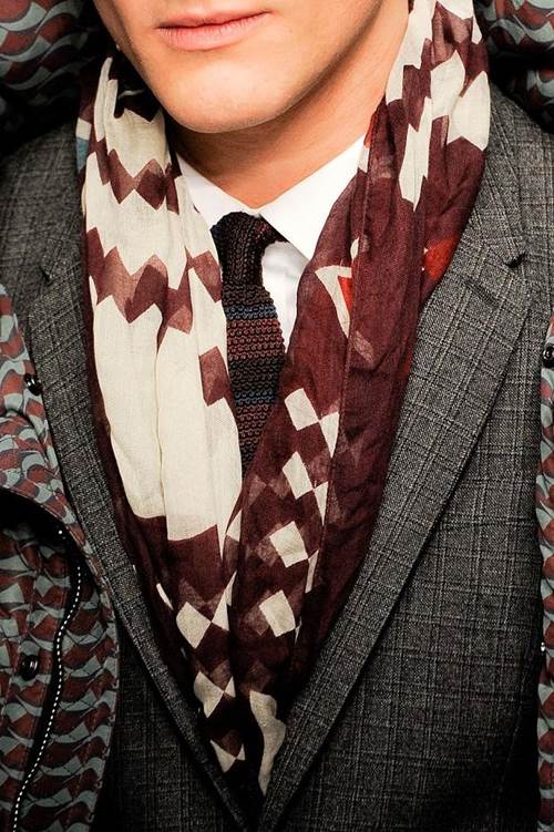 Or become more unique and strange with motif scarf
